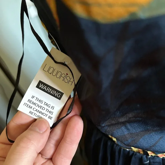 Liquorish pleated zip open back halter dress-Size 8-NWT - Picture 4 of 7